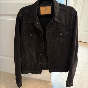 Men’s Black Denim Gap Jacket - Like New!
Gently used (worn only 5 times!)